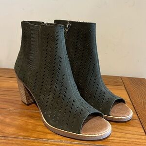 NWOT TOMS Women’s Booties Majorca Peep Toe Size 8.